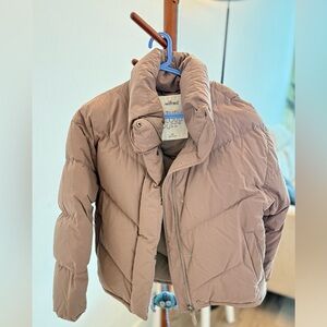 Aritzia cloud puffer in dust pink. 
Very well maintained and barely used.